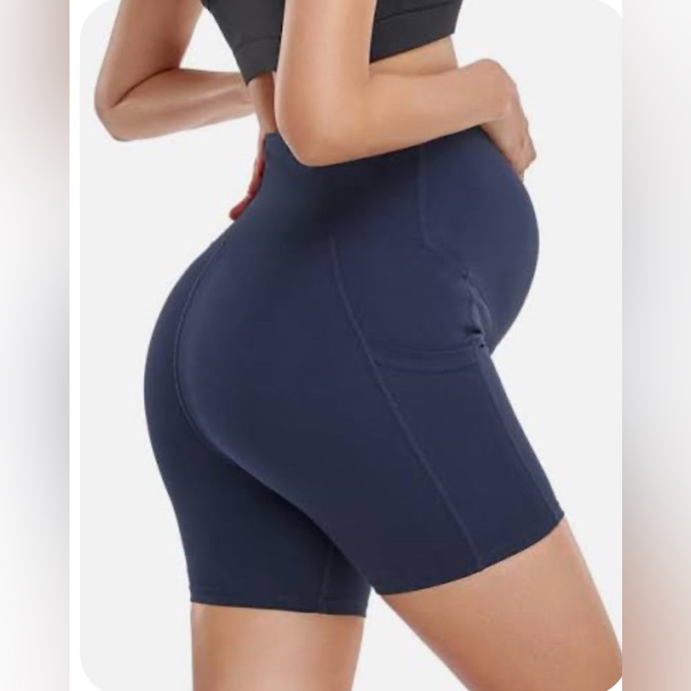 MAACIE Maternity Nike shorts size women’s medium